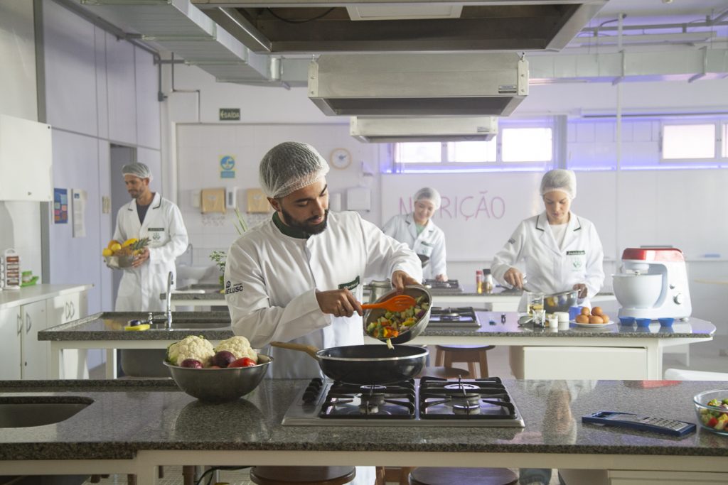 Domine técnicas avançadas de nutrição para pacientes com câncer